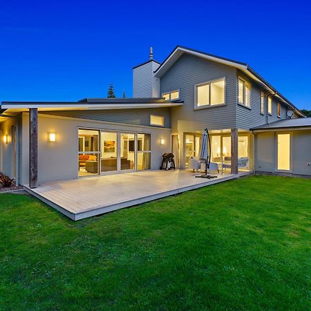 Anam Cara Gardens Luxury Villa Private Bedrooms And Ensuite Bathrooms Sleeps 9 Otaki Exterior photo